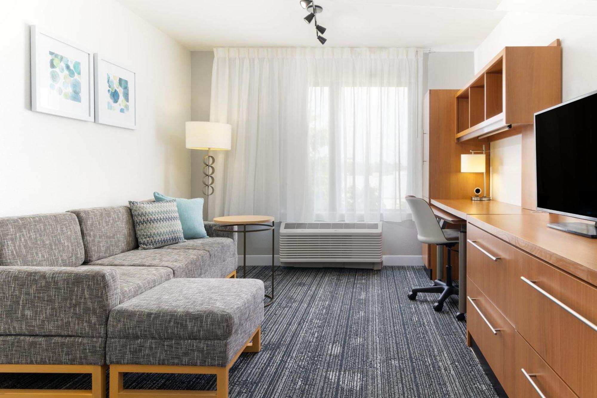 Towneplace Suites By Marriott Erie Kearsarge Екстер'єр фото